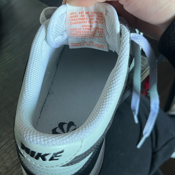 Nike dunks with mini swoosh - Picture 2 of 4